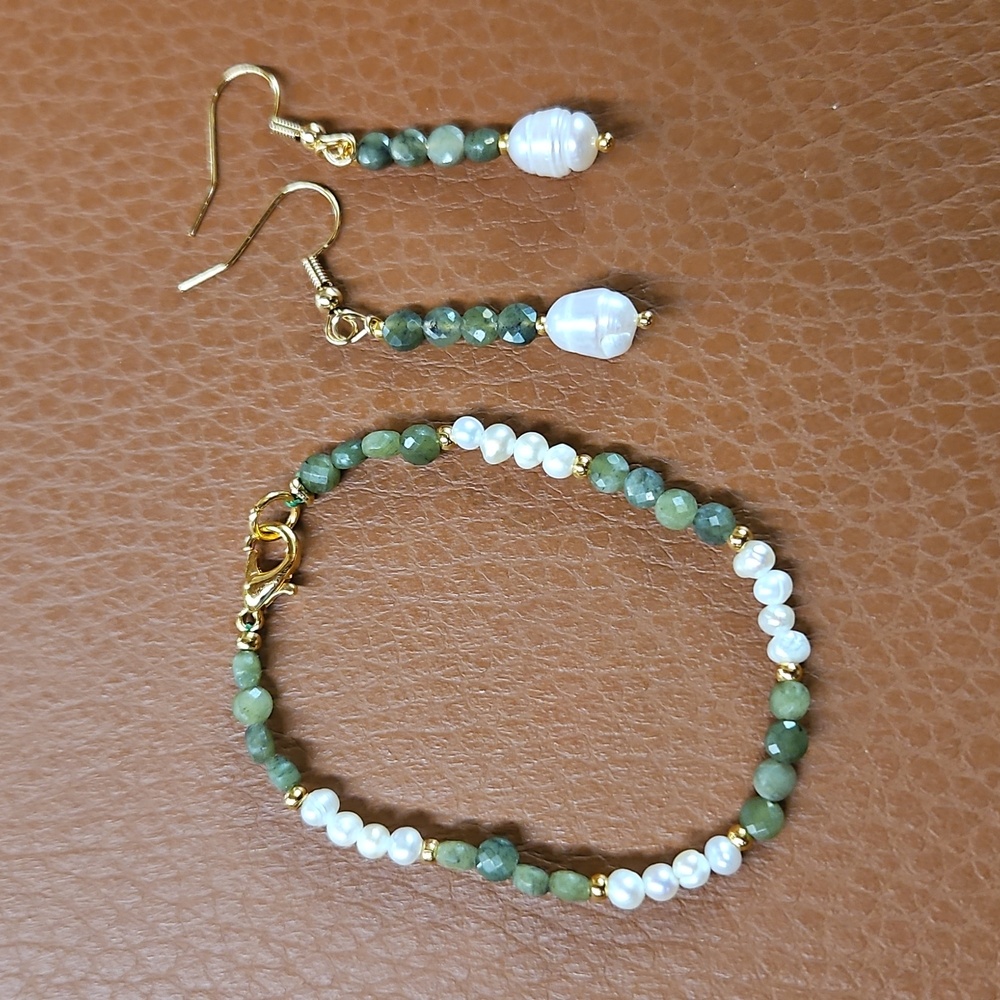 Dainty and elegant genuine fresh water pearl and green bracelet and earring